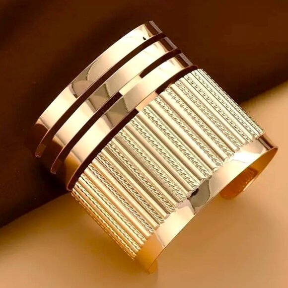 Bracelet Bangle Cuff Bold Adjustable Egyptian Hollywood Statement Goddess Glam - Picture 2 of 3